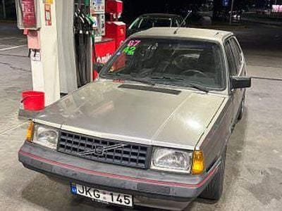 Usado Volvo 340 80 HP (58 kW) 1989 Cinzento Sedan