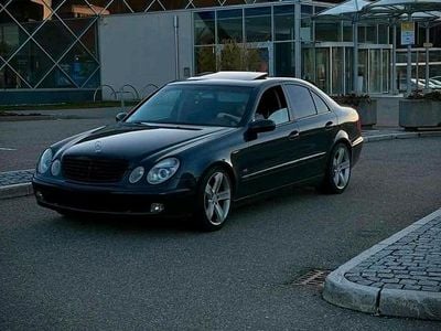Gebraucht Mercedes E240 177 PS (130 kW) 2002 Blau Limousine