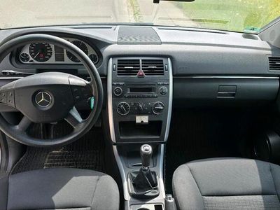 Mercedes B180