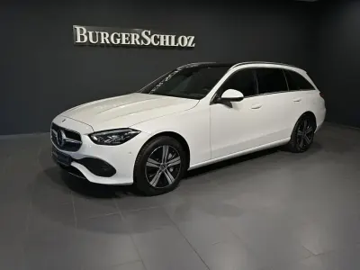 Gebraucht Mercedes C300e 197 PS (144 kW) 2024 Manufaktur opalithweiß bright Limousine
