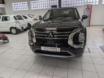 Schwarz Neu 2026 Mitsubishi Outlander P-HEV Top SUV | 57.990 €