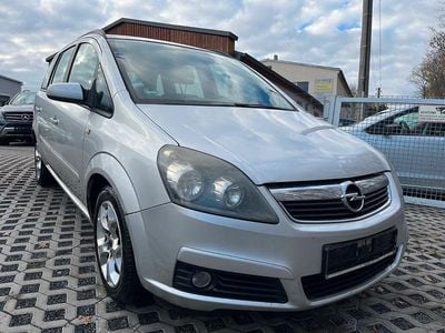 Silber Gebraucht 2005 Opel Zafira Edition Van / Kleinbus | 700 € (Fairer Preis)