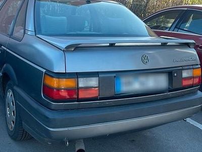 Gebraucht VW Passat 90 PS (66 kW) 1990 Grau Limousine