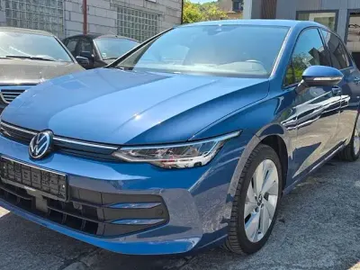 Gebraucht VW Golf VIII Life 116 PS (85 kW) 2025 Anemonenblau metallic Limousine