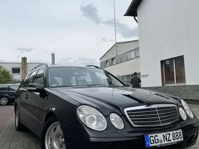 Gebraucht Mercedes E220 Classic 150 PS (110 kW) 2005 Kombi