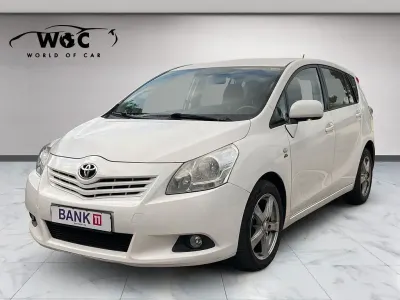 Gebraucht Toyota Verso Life 177 PS (130 kW) 2011 Super white 2 Van / Kleinbus