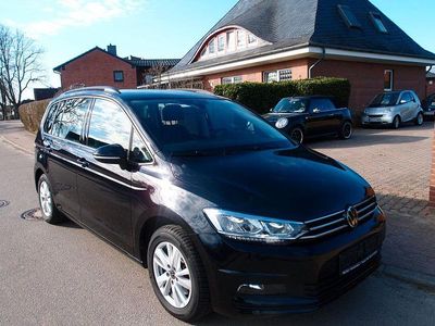 Gebraucht VW Touran Comfortline 150 PS (110 kW) 2023 Schwarz Van / Kleinbus