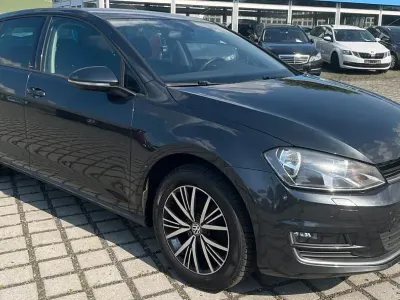 Gebraucht VW Golf VII Allstar 110 PS (80 kW) 2016 Carbon steel grey Limousine
