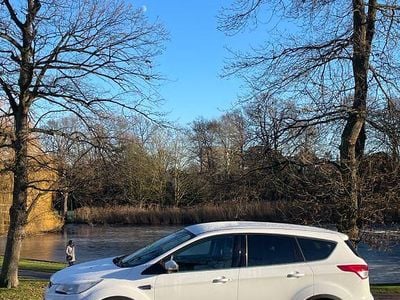 Gebraucht Ford Kuga Trend 150 PS (110 kW) 2014 Weiß SUV