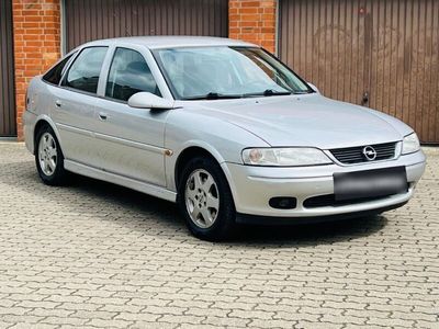 gebraucht Opel Vectra B 1.8 Benzin/LPG Automatik|Klima|Alufelgen|TÜV|AHK