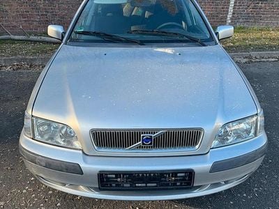 Gebraucht Volvo V40 90 PS (66 kW) 2000 Silber Kombi