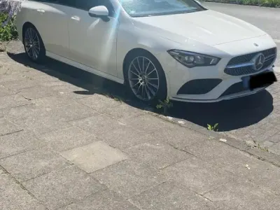 Gebraucht Mercedes CLA220 Shooting Brake 190 PS (139 kW) 2019 Weiß Kombi