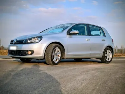 Gebraucht VW Golf VI Highline 122 PS (89 kW) 2009 Silber Kleinwagen