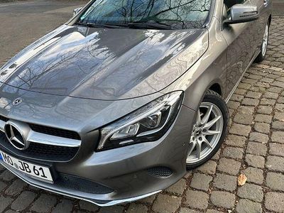 Gebraucht Mercedes CLA220 Shooting Brake 177 PS (130 kW) 2018 Grau Kombi
