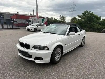 Gebraucht BMW 325 Cabriolet 192 PS (141 kW) 2003 Weiß Cabrio