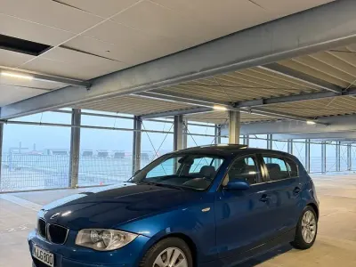 Gebraucht BMW 118 102 PS (75 kW) 2005 Blau Kleinwagen