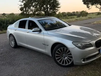 Gebraucht BMW 750 408 PS (300 kW) 2009 Silber Limousine