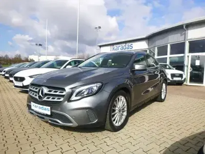Usata Mercedes GLA200 156 CV (114 kW) 2017 Grigio SUV