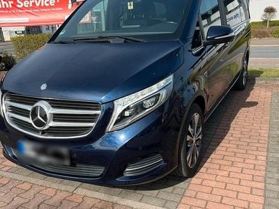 Gebraucht Mercedes V250 195 PS (143 kW) 2015 Blau Van / Kleinbus