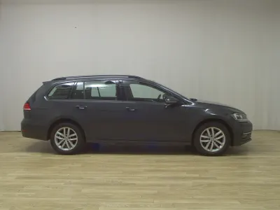 Gebraucht VW Golf VII Comfortline 116 PS (85 kW) 2019 Grau Kombi