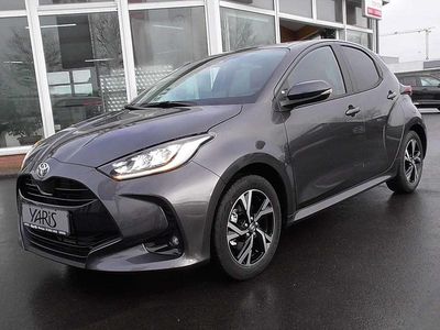 Grey metallic Neu 2025 Toyota Yaris Hybrid Kleinwagen | 25.710 € (Fairer Preis)