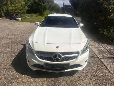 Gebraucht Mercedes 200 156 PS (114 kW) 2015 Weiß Limousine
