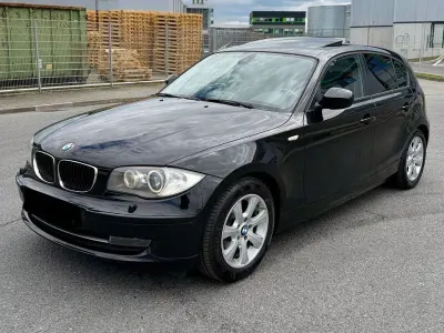Gebraucht BMW 118 Basis 143 PS (105 kW) 2011 Schwarz Kleinwagen