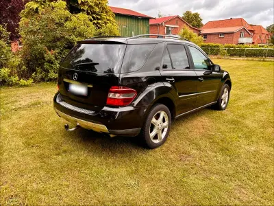 Gebraucht Mercedes ML320 224 PS (164 kW) 2005 Schwarz SUV