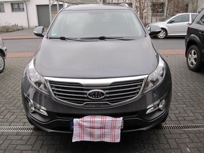 Grau Gebraucht 2012 Kia Sportage Vision SUV | 12.800 € (Etwas zu teuer)
