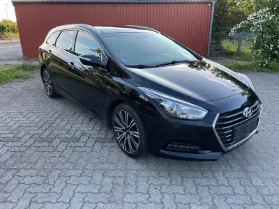 Gebraucht Hyundai i40 Premium 141 PS (103 kW) 2016 Schwarz Limousine