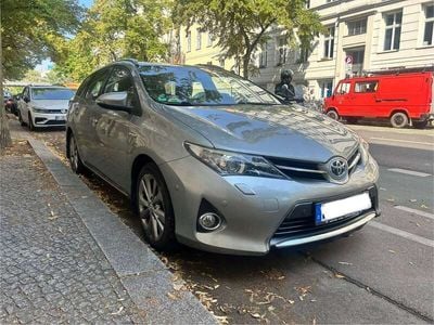 Toyota Auris Hybrid