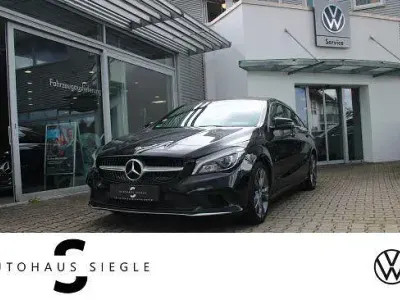 Gebraucht Mercedes CLA180 Shooting Brake Urban 109 PS (80 kW) 2018 Schwarz Kombi