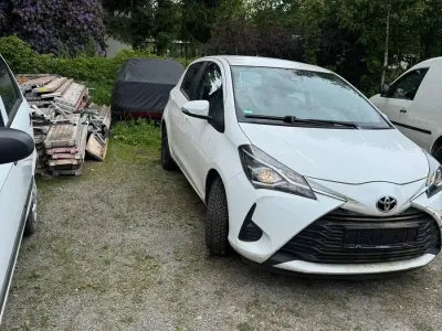 Gebraucht Toyota Yaris 72 PS (52 kW) 2020 Weiß Kleinwagen