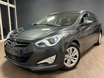 Gebraucht Hyundai i40 Trend 135 PS (99 kW) 2012 Stone gray Kombi