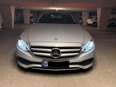 Silber Gebraucht 2016 Mercedes E200 Avantgarde Limousine | 19.999 € (Fairer Preis)