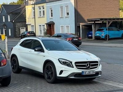 Mercedes GLA220