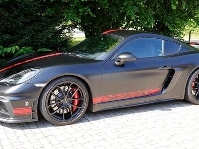 Porsche 718 Cayman GT4