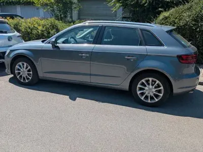 Gebraucht Audi A3 Attraction 150 PS (110 kW) 2014 Grau Limousine
