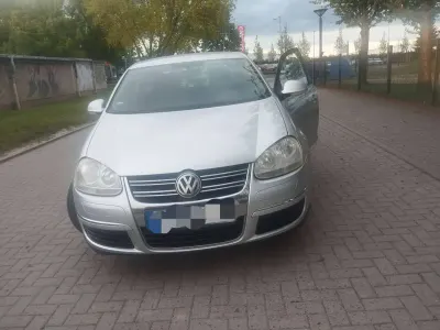 Używany VW Jetta Trendline 102 KM (75 kW) 2005 Srebrny Sedan/Limuzyna