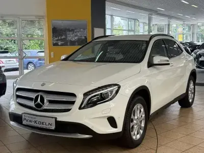 Gebraucht Mercedes GLA200 156 PS (114 kW) 2016 Weiß SUV