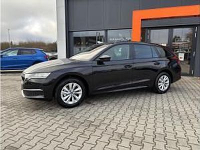Neu Skoda Octavia Selection 150 PS (110 kW) 2025 Schwarz (schwarzmagic perleffekt) Kombi