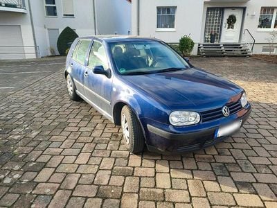 Blau Gebraucht 1999 VW Golf IV Kleinwagen | 1.999 € (Fairer Preis)