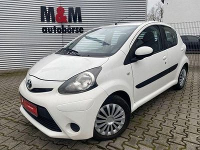 Gebraucht Toyota Aygo 68 PS (50 kW) 2012 Weiß Kleinwagen