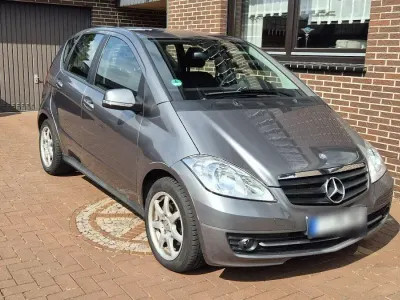 Gebraucht Mercedes A180 116 PS (85 kW) 2012 Grau Kleinwagen