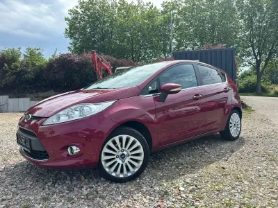 Gebraucht Ford Fiesta Titanium 82 PS (60 kW) 2010 Violet Kleinwagen