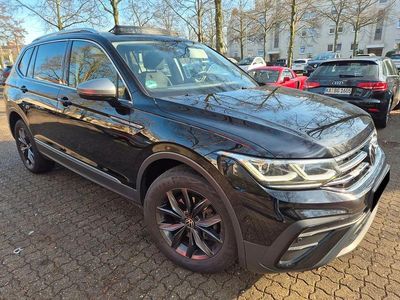 Schwarz Gebraucht 2022 VW Tiguan Allspace Life SUV | 22.848 € (Fairer Preis)