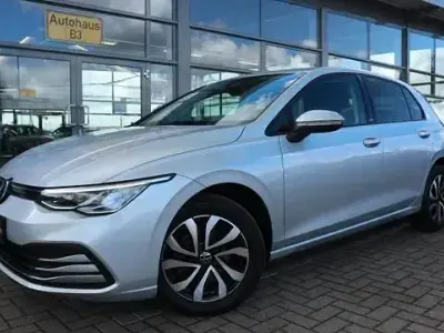 Gebraucht VW Golf VIII Active 116 PS (85 kW) 2022 Silber Limousine