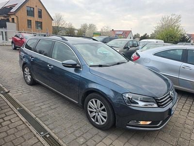 Gebraucht VW Passat 140 PS (102 kW) 2012 Grau Kombi
