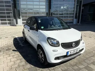 Begagnad Smart ForFour 71 HK (52 kW) 2019 Vit Halvkombi