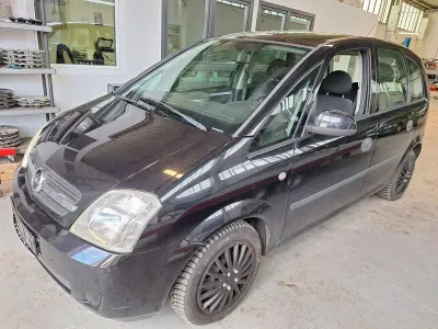 Używany Opel Meriva Edition 101 KM (74 kW) 2004 Czarny Minivan